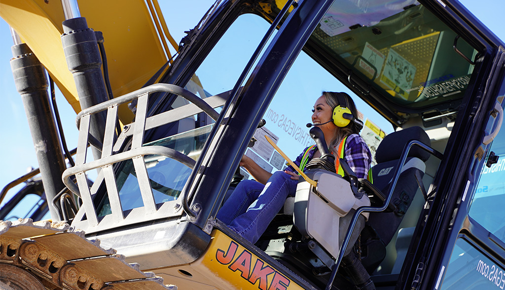 9-Mega-Dig_Gallery-1